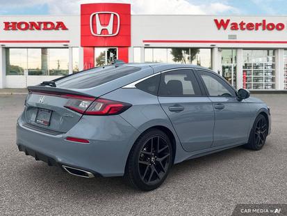 Car image 5