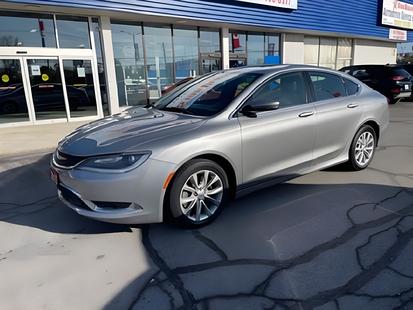 2015 Chrysler 200 LEATHER SUNROOF HEATED SEATS WE FINANCE ALL CREDIT