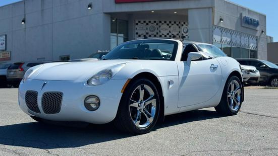 2008 Pontiac Solstice - View 2