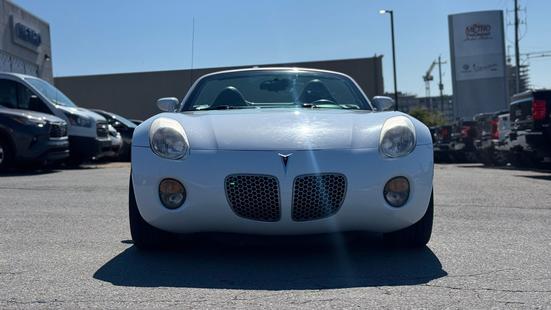 2008 Pontiac Solstice - View 4