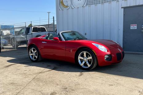 2008 Pontiac Solstice - View 4