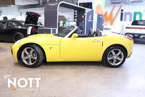 2008 Pontiac Solstice - View 2