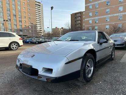 1986 Pontiac Fiero - View 2