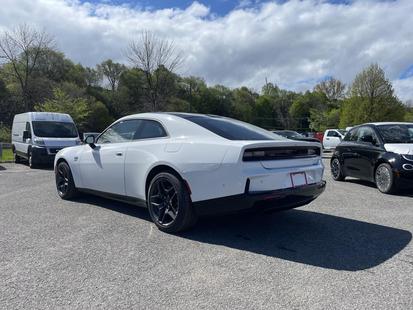 2025 Dodge Charger Daytona - View 3