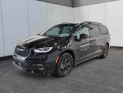 2024 Chrysler Pacifica Hybrid Premium S Appearance