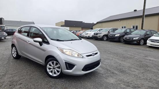 2011 Ford Fiesta SE $ 5,495