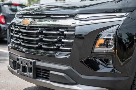 2025 Chevrolet Equinox - View 3