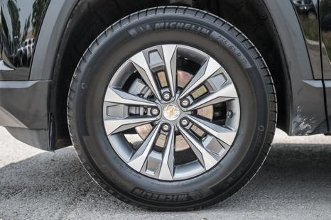 2025 Chevrolet Equinox - View 4