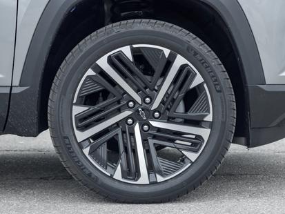 2026 Chevrolet Equinox - View 4