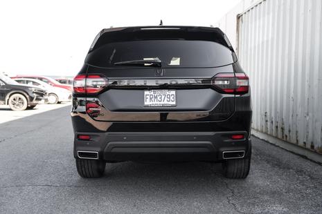 Car image 5