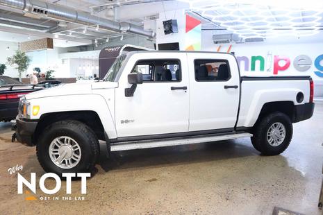 2009 Hummer H3T - View 2