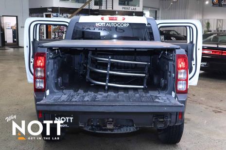 2009 Hummer H3T - View 4