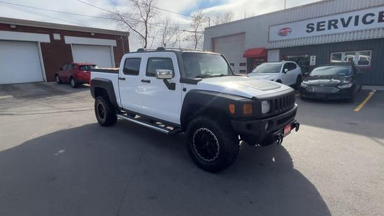 2009 Hummer H3T - View 2