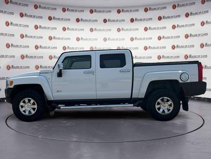2009 Hummer H3T - View 2