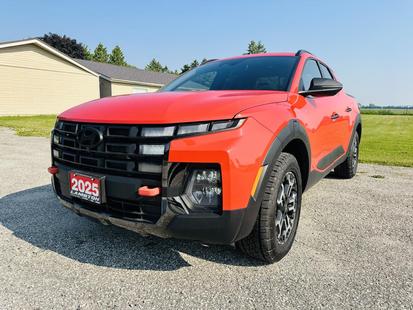 2025 Hyundai Santa Cruz XRT Unique Canyon Red LOW LOW KM Fully Equipped