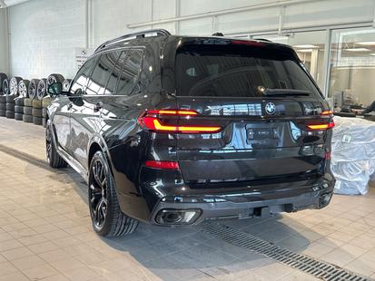 2025 BMW X7 - View 3
