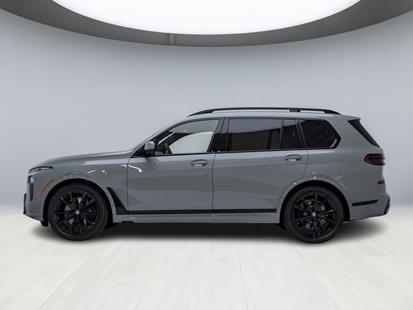 2025 BMW X7 - View 3