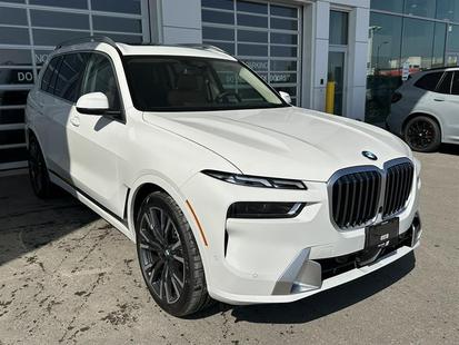 2025 BMW X7 - View 3