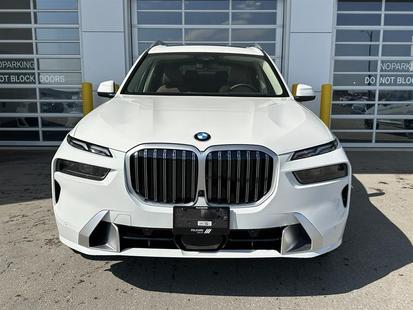 2025 BMW X7 - View 4