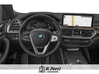 2025 BMW X4 - View 4