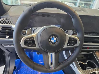 2025 BMW X7 - View 4