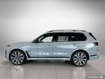 2025 BMW X7 - View 3
