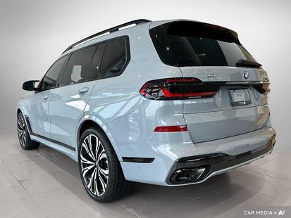 2025 BMW X7 - View 4