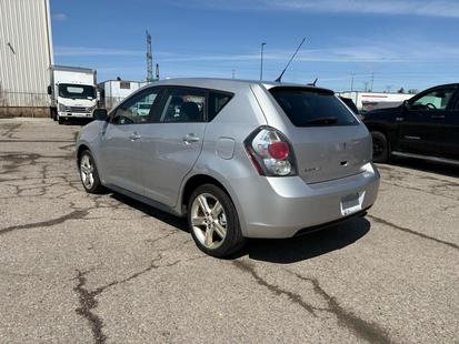 2009 Pontiac Vibe - View 4