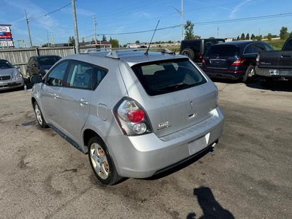 2009 Pontiac Vibe - View 3