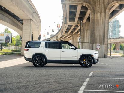 2023 Rivian R1S - View 2