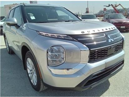 2025 Mitsubishi Outlander - View 4
