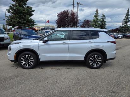 2025 Mitsubishi Outlander - View 4