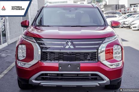 2025 Mitsubishi Outlander - View 2