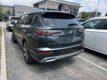 2025 Mitsubishi Outlander - View 3
