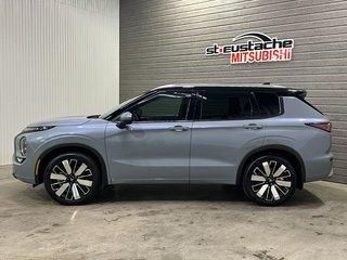 2025 Mitsubishi Outlander - View 3