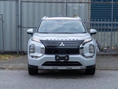 2025 Mitsubishi Outlander PHEV - View 2