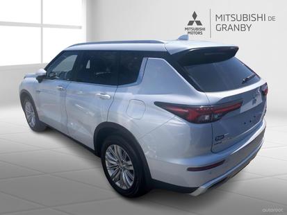 2025 Mitsubishi Outlander PHEV - View 4