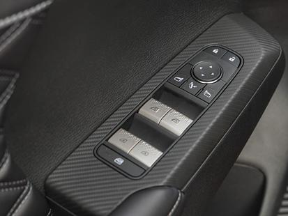 2025 Mitsubishi Outlander PHEV - View 4