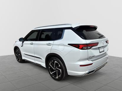 2025 Mitsubishi Outlander PHEV - View 4