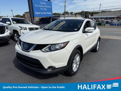 2019 Nissan Qashqai AWD SV CVT, SunRoof, HTD. Steering Wheel/Front Seats! Low KM's!