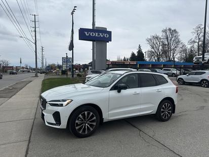 2025 Volvo XC60 Plus Dark Theme