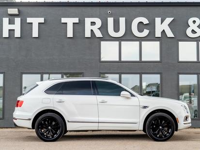 2017 Bentley Bentayga - View 4