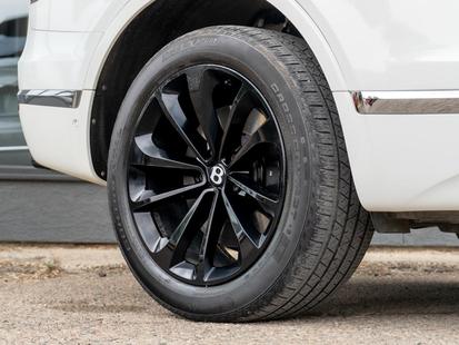 2017 Bentley Bentayga - View 3