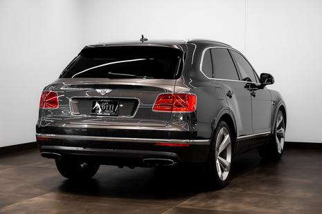 2017 Bentley Bentayga - View 4