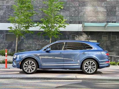 2021 Bentley Bentayga - View 2