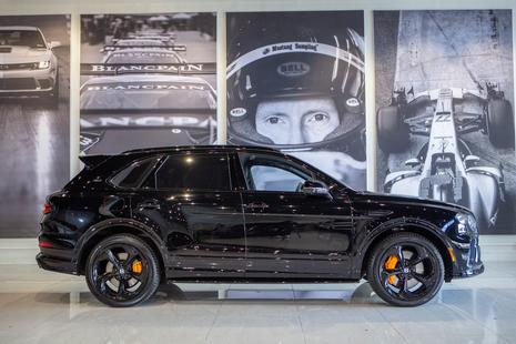 2025 Bentley Bentayga - View 3