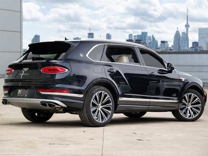 2025 Bentley Bentayga - View 4