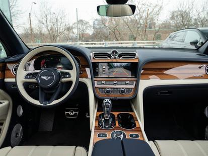 2025 Bentley Bentayga - View 2