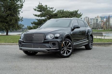 2023 Bentley Bentayga - View 2