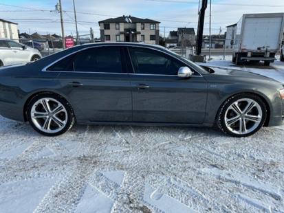 2015 Audi::S8